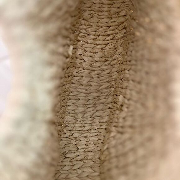 Elegant Natural Straw Tote Bag - Picture 4 of 4